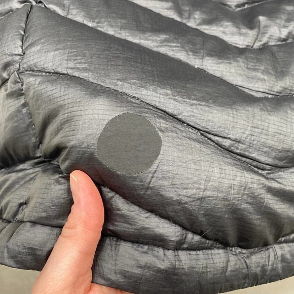 Women's Mountain Hardwear Marblemount Down Feather Black Parka with Hood-Medium - Picture 3 of 10